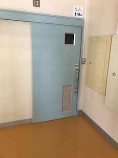 代田地区会館 のトイレ入口写真