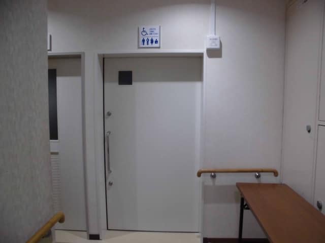 玉堤地区会館 のトイレ入口写真