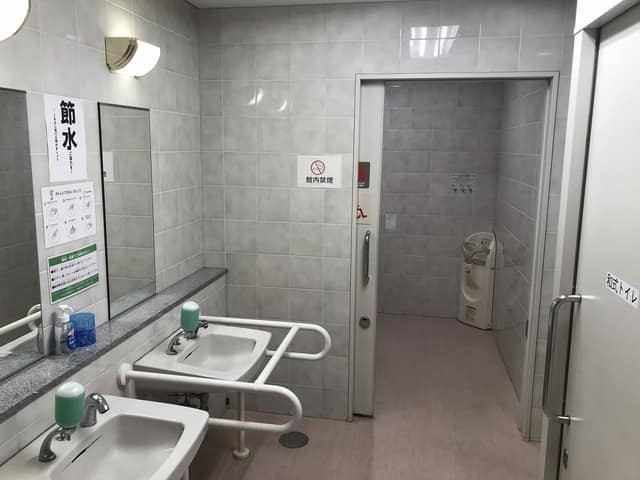 千歳台地区会館 のトイレ入口写真