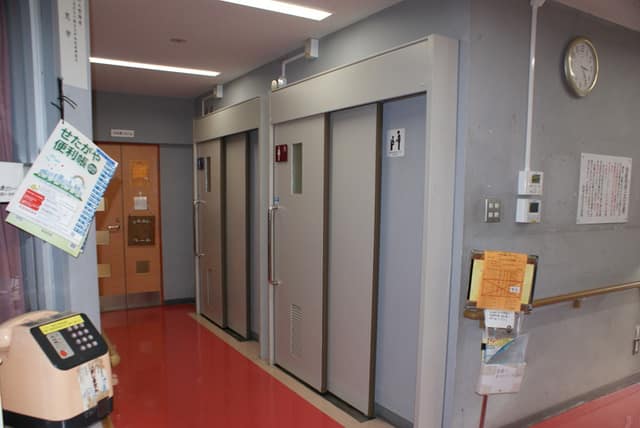 東玉川地区会館 のトイレ入口写真