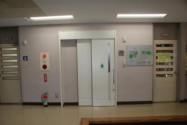 新町地区会館 のトイレ入口写真