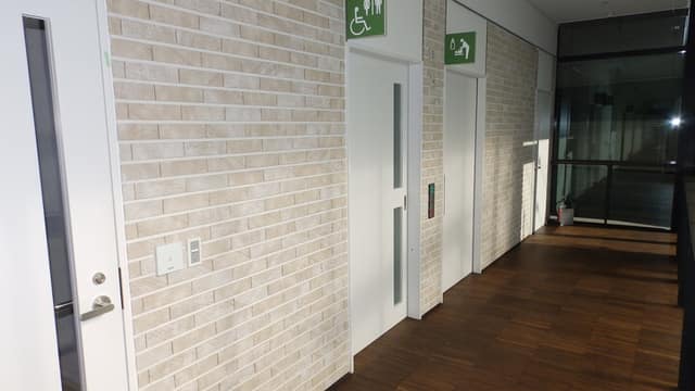 玉川区民会館 のトイレ入口写真