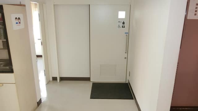 経堂地区会館 のトイレ入口写真