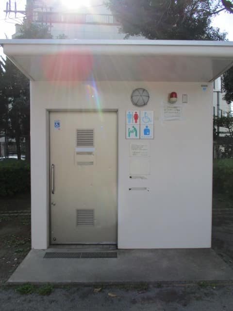 南原公園 のトイレ入口写真