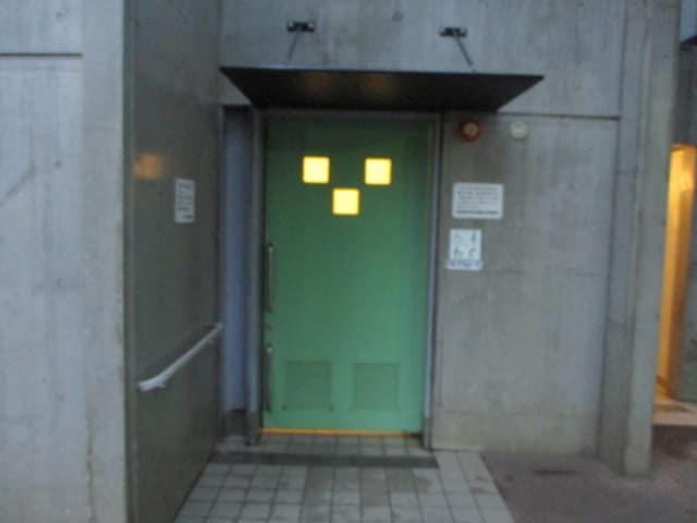 若林公園 のトイレ入口写真