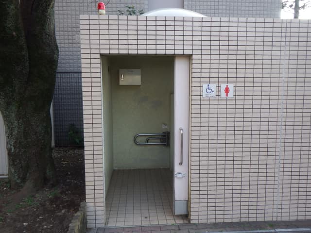 下代田児童遊園 のトイレ入口写真
