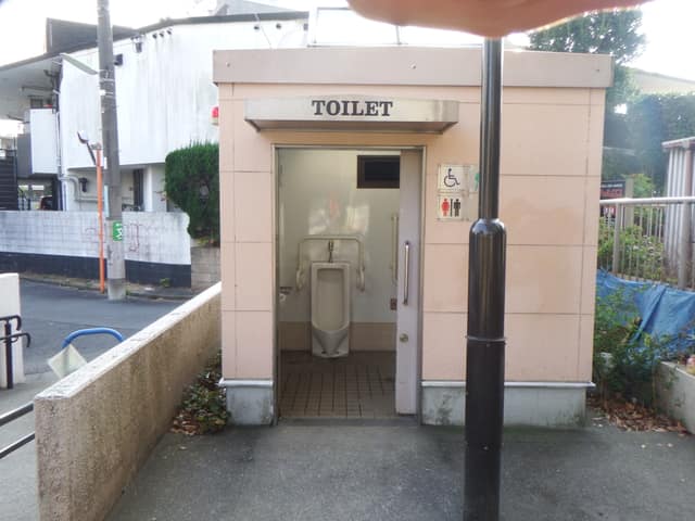 代田南広場 のトイレ入口写真