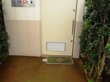 喜多見農業公園 のトイレ入口写真