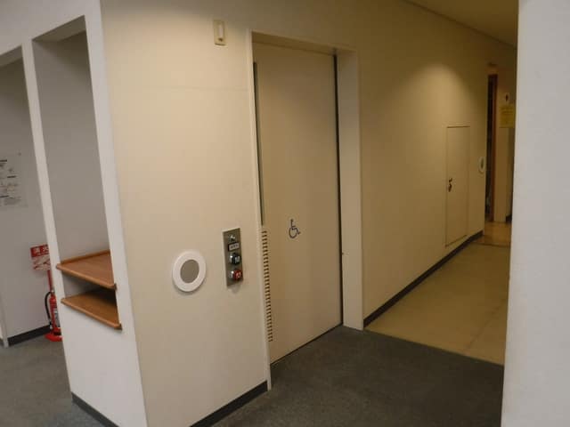東京都南部労政会館 のトイレ入口写真