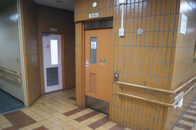 八潮地域センター のトイレ入口写真
