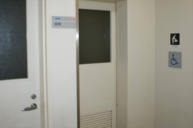 品川区役所第二庁舎 のトイレ入口写真