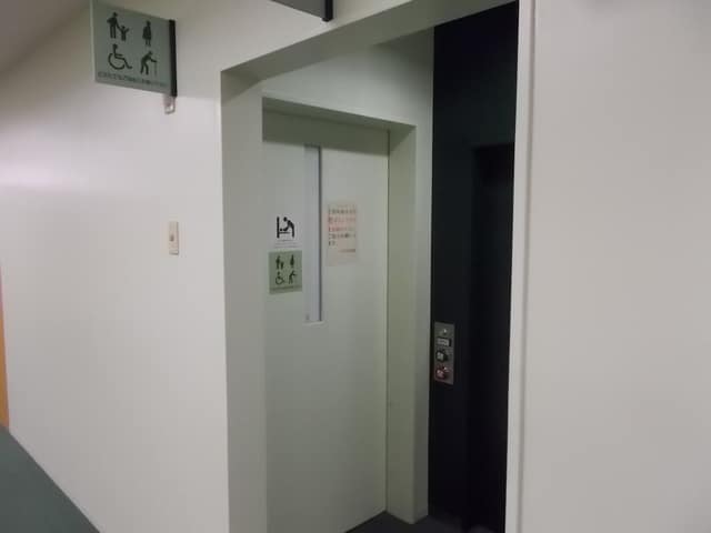 五反田図書館 のトイレ入口写真