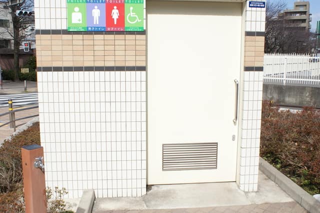 西大井広場公園 のトイレ入口写真
