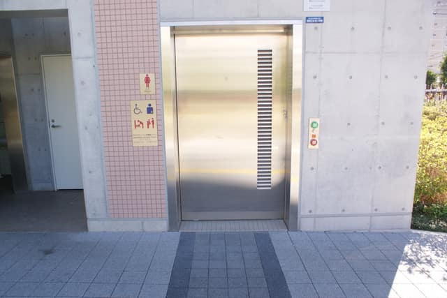 しながわ区民公園 のトイレ入口写真