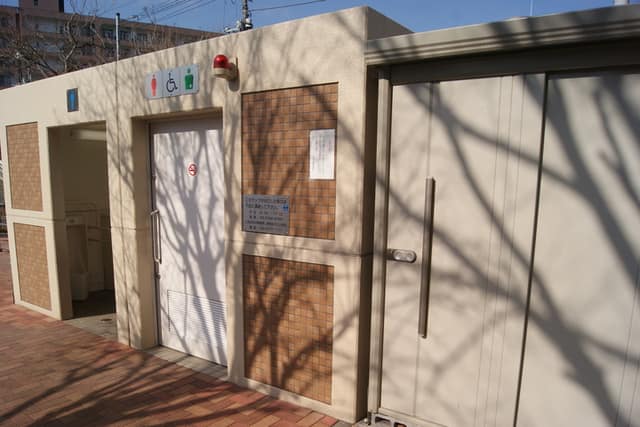 東品川公園 のトイレ入口写真