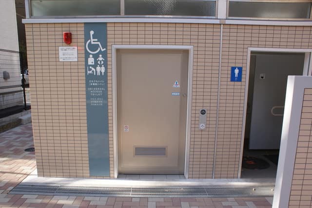 大井中央公園 のトイレ入口写真