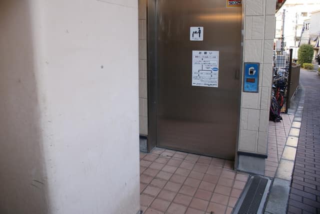 不動前公衆便所 のトイレ入口写真