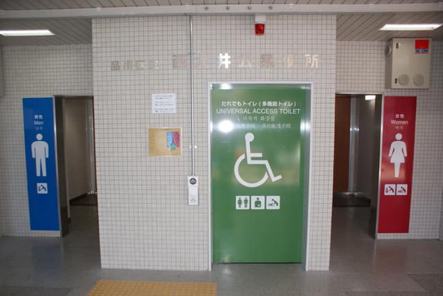 西大井公衆便所 のトイレ入口写真