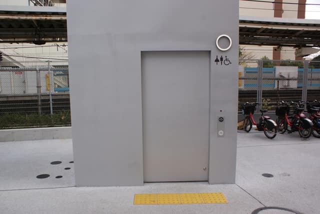 大井町駅前公衆便所 のトイレ入口写真