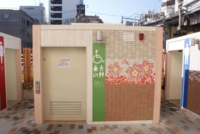 大崎橋公衆便所 のトイレ入口写真