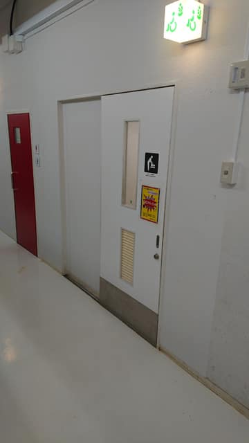 八潮児童センター のトイレ入口写真