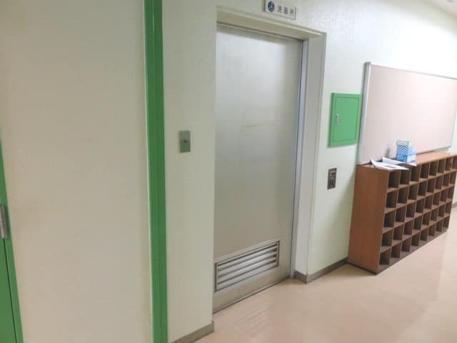 戸越体育館 のトイレ入口写真