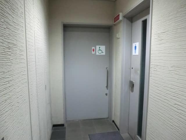 杉並消防署永福出張所 のトイレ入口写真