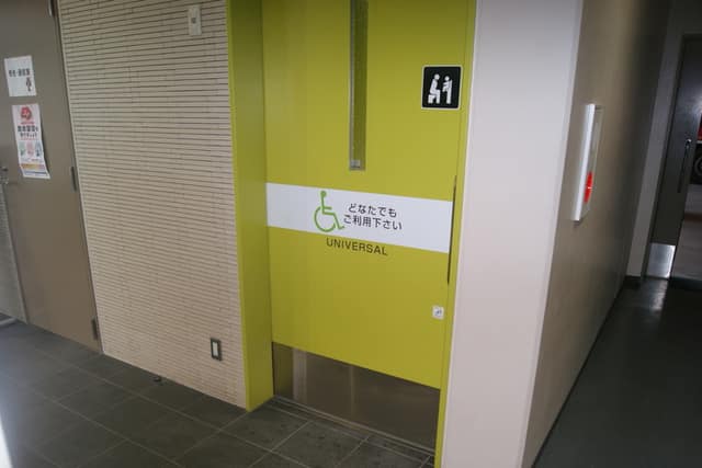 荻窪消防署下井草出張所 のトイレ入口写真
