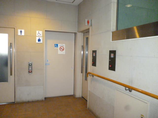 久我山会館 のトイレ入口写真