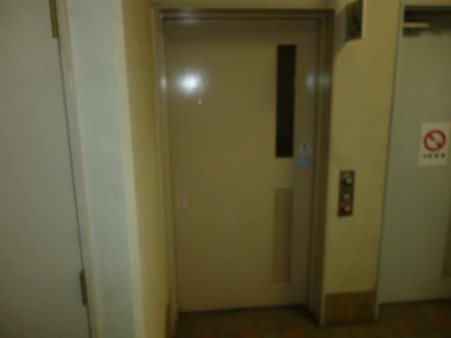 浜田山会館 のトイレ入口写真