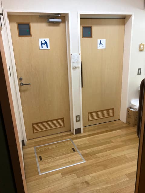 ゆうゆう久我山館 のトイレ入口写真