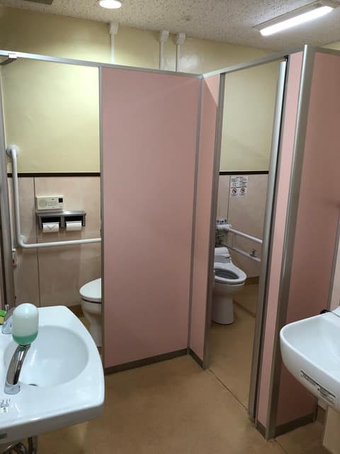 ゆうゆう上荻窪館 のトイレ入口写真