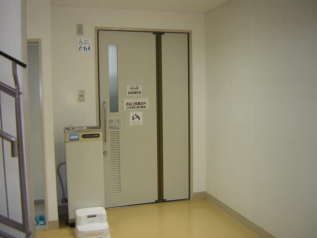 ゆうゆう下高井戸館 のトイレ入口写真