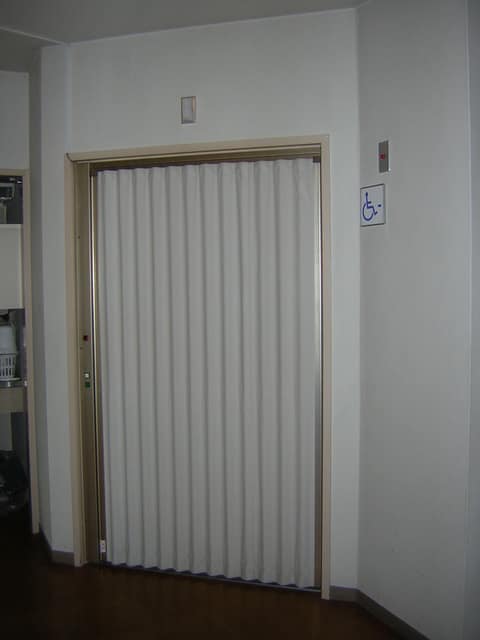 ゆうゆう堀ノ内松ノ木館 のトイレ入口写真