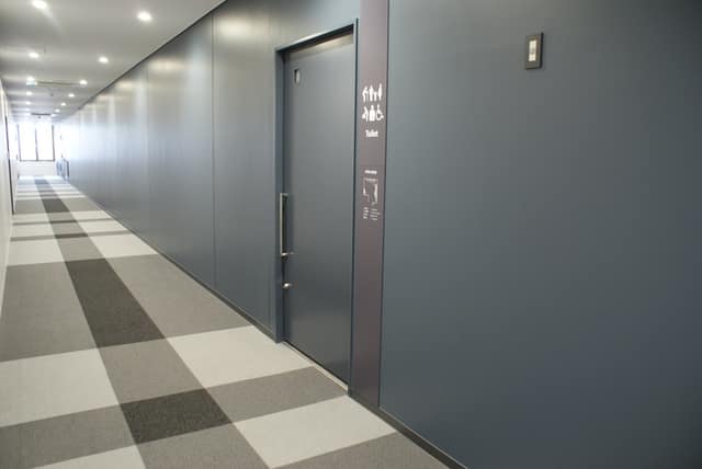 西荻地域区民センター のトイレ入口写真