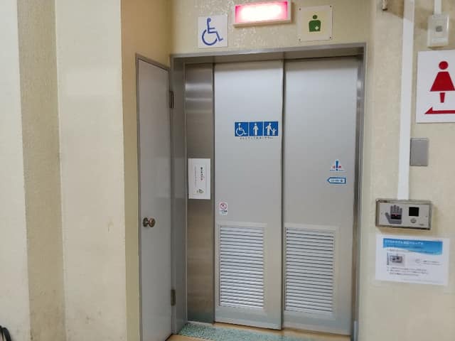 高井戸保健センター のトイレ入口写真