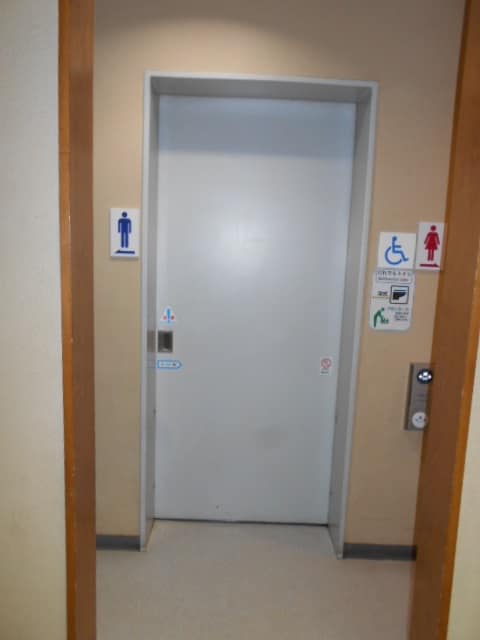 阿佐谷図書館 のトイレ入口写真