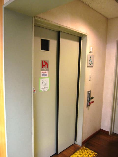 高井戸図書館 のトイレ入口写真