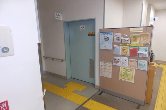 方南図書館 のトイレ入口写真