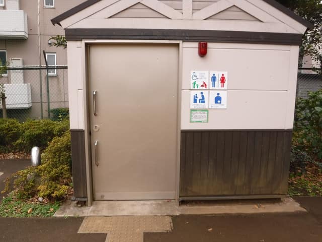 与謝野公園 のトイレ入口写真