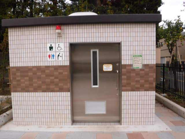 荻窪つどい公園 のトイレ入口写真