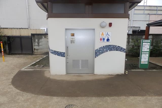 下井草どかん公園 のトイレ入口写真