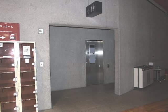東京都江戸東京博物館 のトイレ入口写真
