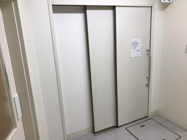 立花図書館 のトイレ入口写真