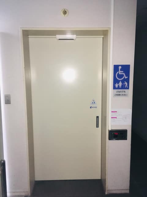 すみだリバーサイドホール のトイレ入口写真