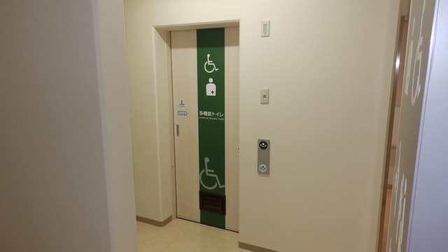 曳舟文化センター のトイレ入口写真