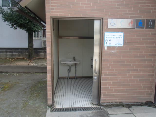 ふじのき公園 のトイレ入口写真