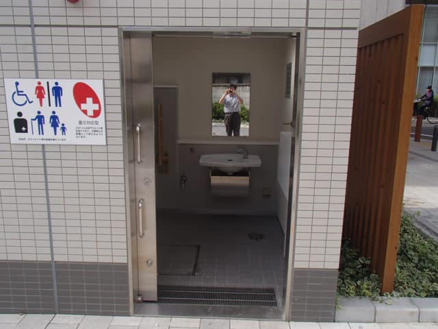 ひいらぎ公園 のトイレ入口写真