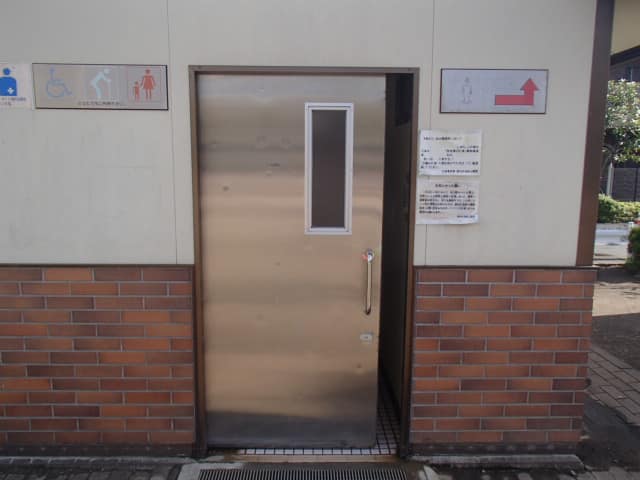 舟原公園 のトイレ入口写真