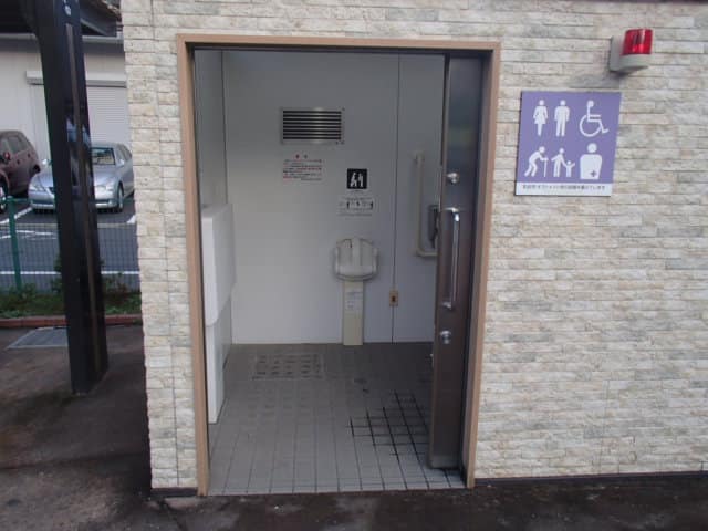 隅田児童遊園 のトイレ入口写真